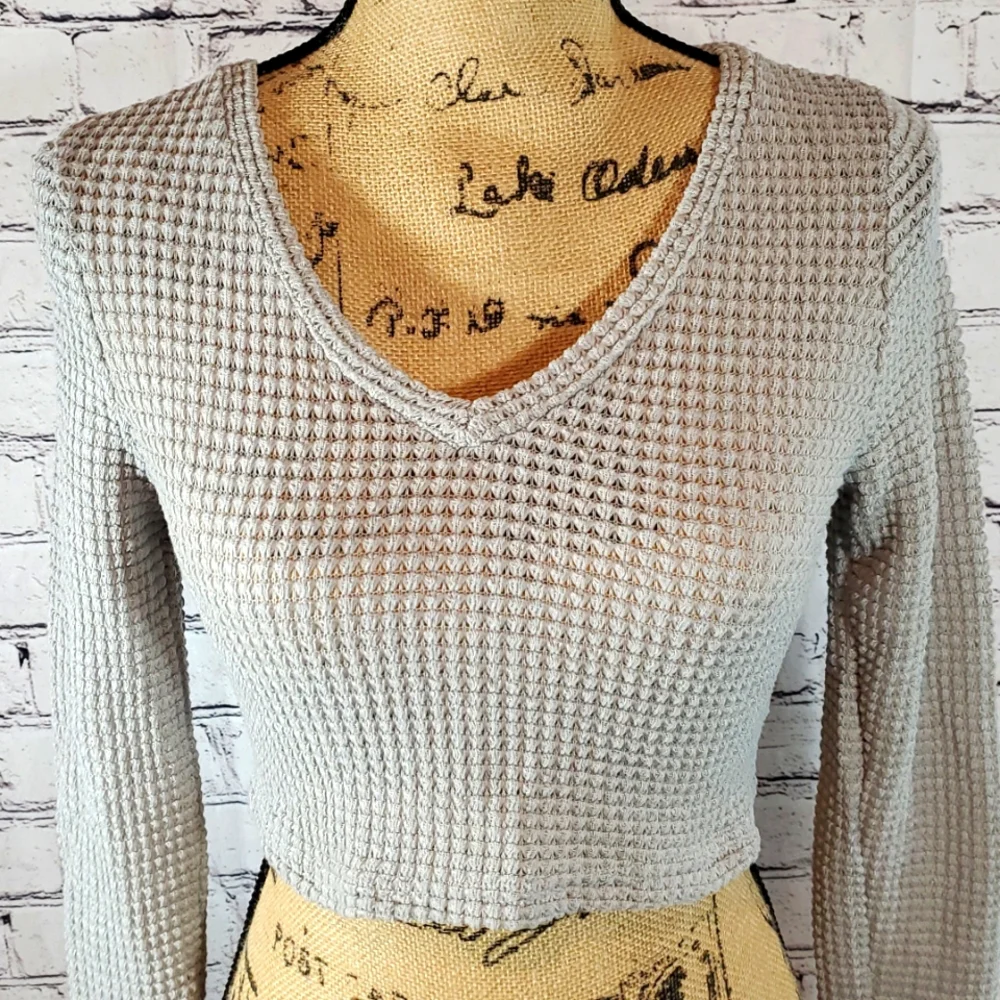 SHEIN Light Gray Waffle Knit Textured Long Sleeve Crop Top Size M - Picture 5 of 8